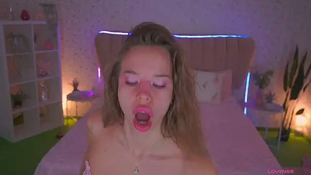 Snapshot of Sexy_Ira chatting on 04/12/26, 06:51 Sexy Ira online show from 04/12/26, 06:51