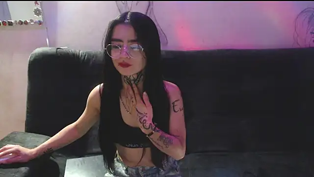 Snapshot of lorena_allison_ chatting on 03/19/25, 06:12 lorena allison online show from 03/19/25, 06:12