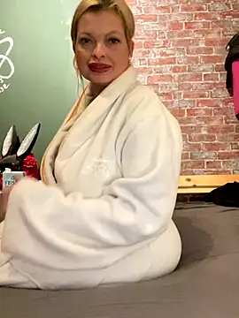 Lisavontease online show from 12/21/25, 09:22