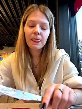 MaryHiggins online show from 11/22/25, 12:59