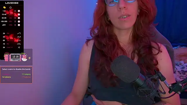 Snapshot of thecherry_Paulette chatting on 04/14/26, 03:34 thecherry Paulette online show from 04/14/26, 03:34