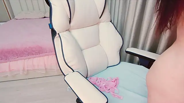 Girl  Funny online show from 12/26/24, 05:08