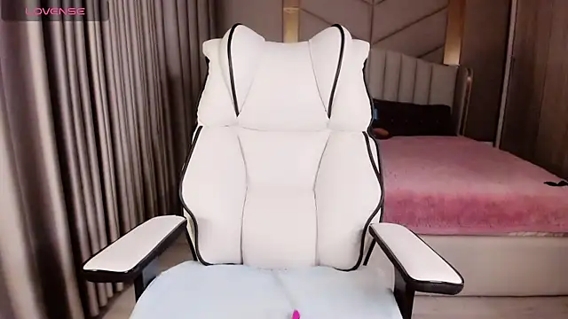 Girl  Funny online show from 01/05/26, 08:34