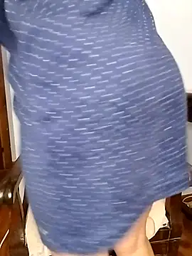 Snapshot of megan2021 chatting on 09/29/25, 07:30 megan2021 online show from 09/29/25, 07:30