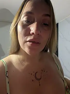 Snapshot of hotpawgmilf chatting on 05/23/26, 01:33 hotpawgmilf online show from 05/23/26, 01:33