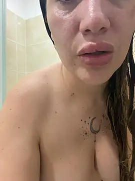 Snapshot of hotpawgmilf chatting on 06/05/26, 03:02 hotpawgmilf online show from 06/05/26, 03:02