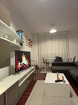 Snapshot of redheaddoll22 chatting on 11/27/25, 08:05 redheaddoll22 online show from 11/27/25, 08:05