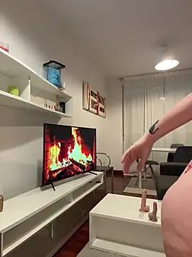 Snapshot of redheaddoll22 chatting on 12/02/25, 08:19 redheaddoll22 online show from 12/02/25, 08:19