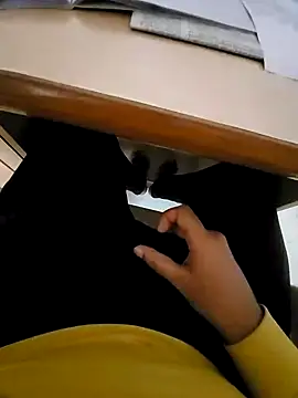 Snapshot of vansh1802 chatting on 01/06/25, 01:08 vansh1802 online show from 01/06/25, 01:08