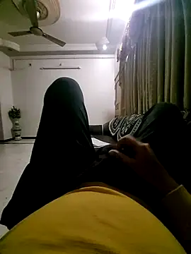 Snapshot of vansh1802 chatting on 01/08/25, 06:52 vansh1802 online show from 01/08/25, 06:52