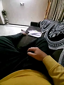 Snapshot of vansh1802 chatting on 01/11/25, 05:29 vansh1802 online show from 01/11/25, 05:29