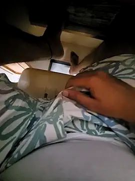 Snapshot of vansh1802 chatting on 03/17/25, 05:49 vansh1802 online show from 03/17/25, 05:49