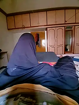 Snapshot of vansh1802 chatting on 11/23/25, 07:52 vansh1802 online show from 11/23/25, 07:52