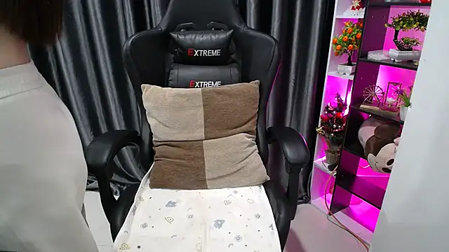 Yuki-yio online show from 02/19/25, 01:29