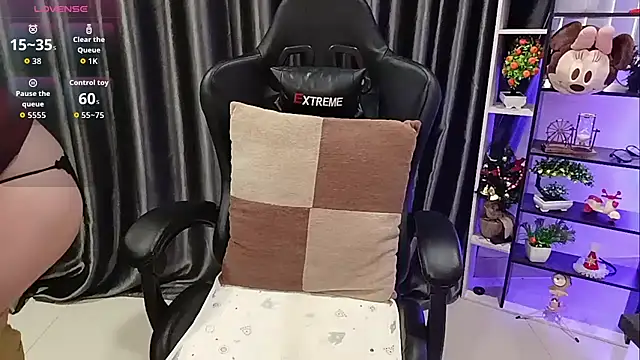 Yuki-yio online show from 10/25/25, 01:13