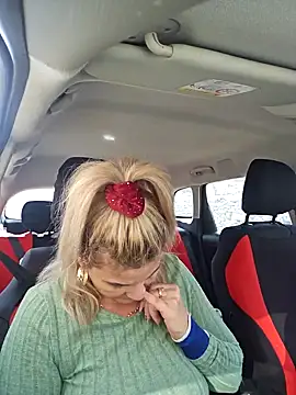 Snapshot of CRHYSTEL chatting on 12/28/24, 01:38 CRHYSTEL online show from 12/28/24, 01:38