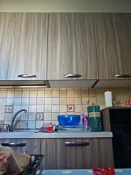 Snapshot of CRHYSTEL chatting on 12/31/24, 10:04 CRHYSTEL online show from 12/31/24, 10:04