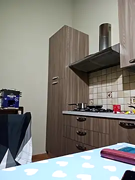 Snapshot of CRHYSTEL chatting on 02/27/25, 07:47 CRHYSTEL online show from 02/27/25, 07:47