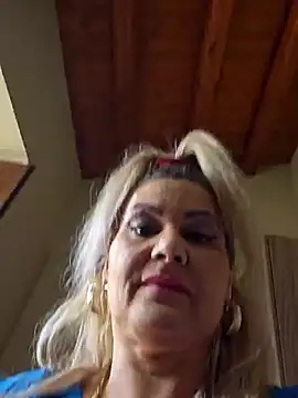 Snapshot of CRHYSTEL chatting on 03/12/25, 12:57 CRHYSTEL online show from 03/12/25, 12:57