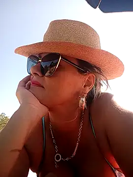 Snapshot of CRHYSTEL chatting on 09/13/25, 08:58 CRHYSTEL online show from 09/13/25, 08:58