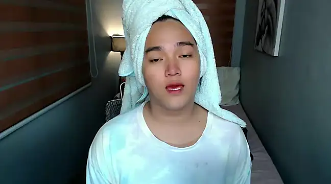 MoaningKylie online show from 12/17/24, 09:07