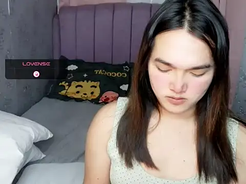 Snapshot of MoaningKylie chatting on 03/05/26, 04:52 MoaningKylie online show from 03/05/26, 04:52