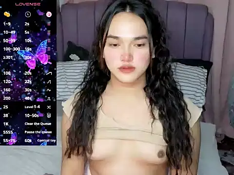 Snapshot of MoaningKylie chatting on 03/07/26, 12:02 MoaningKylie online show from 03/07/26, 12:02