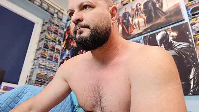 Snapshot of Muscle_Bear chatting on 06/14/26, 05:53 Muscle Bear online show from 06/14/26, 05:53