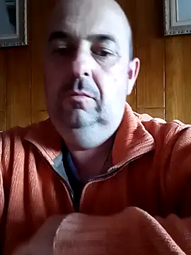 Snapshot of Hot-pico76 chatting on 02/17/26, 05:19 Hot-pico76 online show from 02/17/26, 05:19