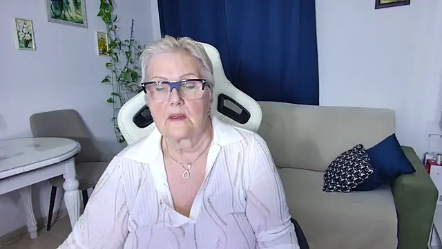 Selenna57 online show from 04/09/26, 05:29