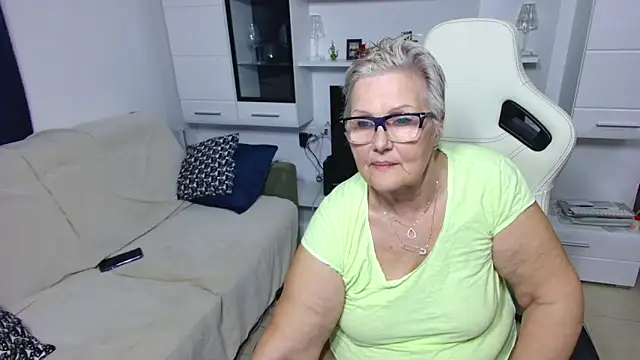 Selenna57 online show from 04/19/26, 05:01