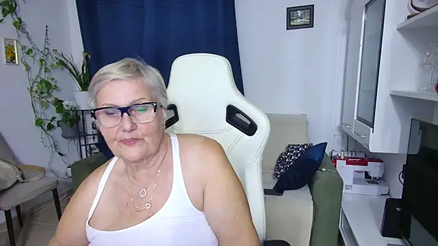 Selenna57 online show from 04/20/26, 05:48