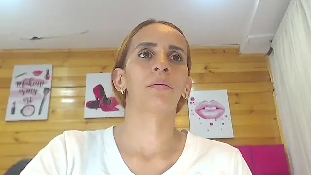 Snapshot of Amber_Moore chatting on 12/26/24, 08:00 Amber Moore online show from 12/26/24, 08:00