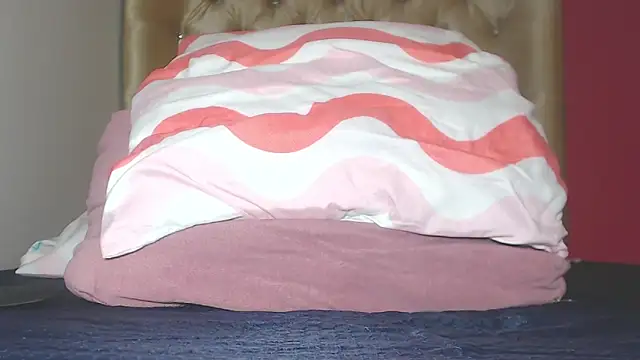 Snapshot of Amber_Moore chatting on 02/13/25, 08:17 Amber Moore online show from 02/13/25, 08:17