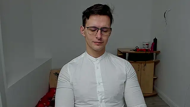 Snapshot of sexxymuscles4u chatting on 01/13/25, 10:03 sexxymuscles4u online show from 01/13/25, 10:03