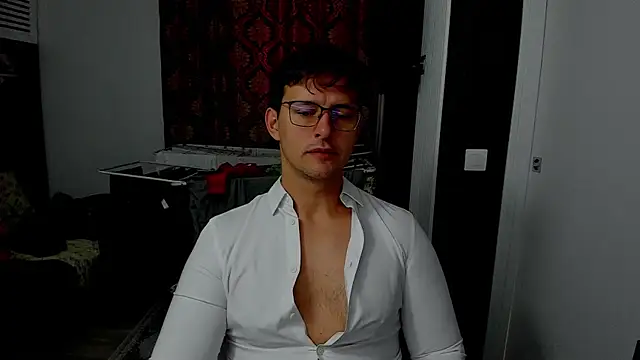 Snapshot of sexxymuscles4u chatting on 10/30/25, 09:22 sexxymuscles4u online show from 10/30/25, 09:22