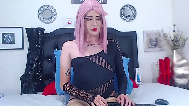 Snapshot of TokyoEvanss chatting on 12/15/25, 01:54 TokyoEvanss online show from 12/15/25, 01:54