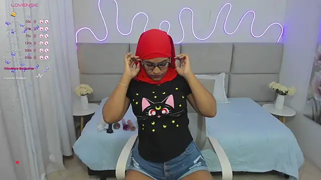 nashiira  online show from 02/06/25, 07:18