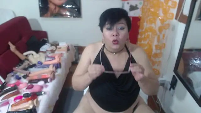 Snapshot of angelitolove727 chatting on 11/16/25, 02:17 angelitolove727 online show from 11/16/25, 02:17