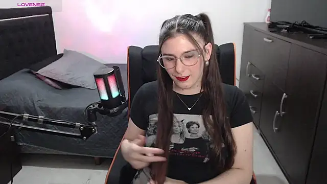 Snapshot of xxbbtaa chatting on 04/04/26, 01:37 xxbbtaa online show from 04/04/26, 01:37