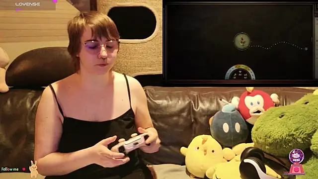 Snapshot of GamerGirl_Eve chatting on 11/02/25, 07:05 GamerGirl Eve online show from 11/02/25, 07:05