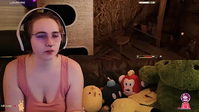 Snapshot of GamerGirl_Eve chatting on 11/08/25, 07:01 GamerGirl Eve online show from 11/08/25, 07:01