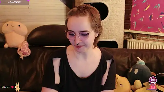 Snapshot of GamerGirl_Eve chatting on 11/15/25, 07:21 GamerGirl Eve online show from 11/15/25, 07:21