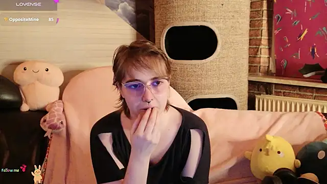 Snapshot of GamerGirl_Eve chatting on 12/03/25, 06:28 GamerGirl Eve online show from 12/03/25, 06:28