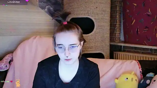 Snapshot of GamerGirl_Eve chatting on 12/04/25, 06:16 GamerGirl Eve online show from 12/04/25, 06:16