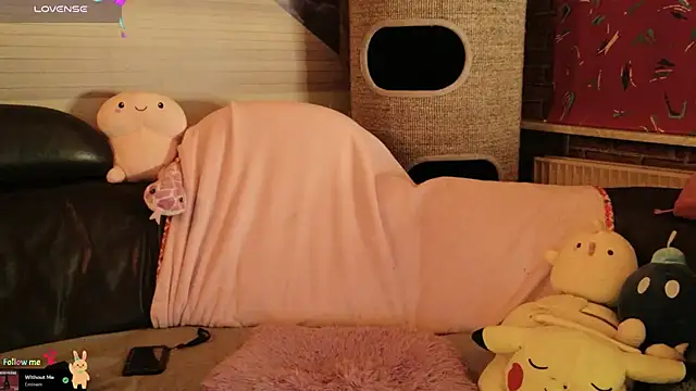 Snapshot of GamerGirl_Eve chatting on 12/05/25, 06:15 GamerGirl Eve online show from 12/05/25, 06:15