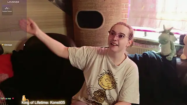 Snapshot of GamerGirl_Eve chatting on 06/05/26, 05:29 GamerGirl Eve online show from 06/05/26, 05:29