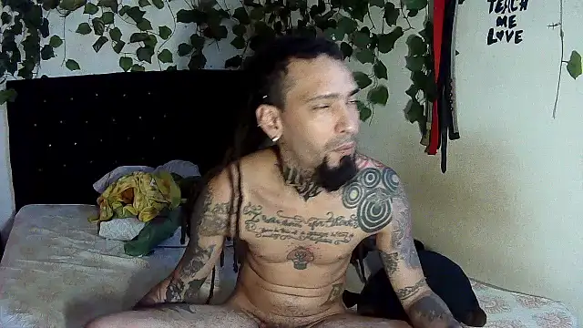 Snapshot of caribbeanlover1 chatting on 06/28/26, 04:02 caribbeanlover1 online show from 06/28/26, 04:02