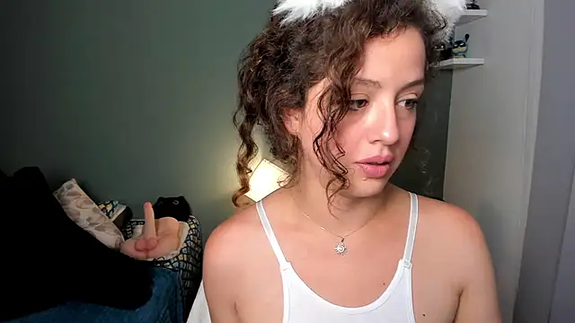 Cassandra Caiin online show from 12/13/24, 12:42