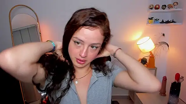 Cassandra Caiin online show from 10/02/25, 12:01